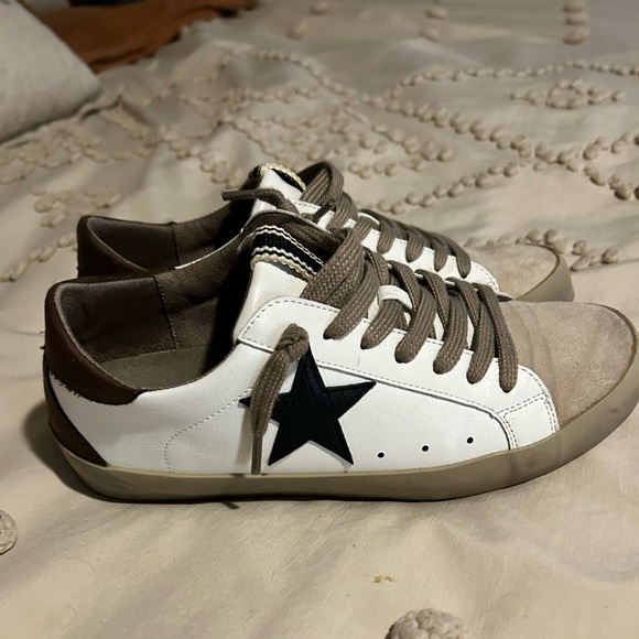 Shushing - Picture 5 of 5